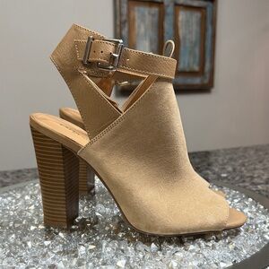 Express Tan Open-Toe Block Heel Sandal with Buckle Ankle Strap 9